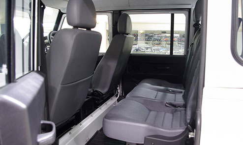 ディフェンダー130