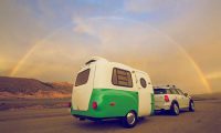 トレーラー　Happier Camper