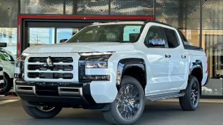 三菱トライトン 岡崎消防 Vitesse製 三菱トライトン 岡崎消防 Vitesse製