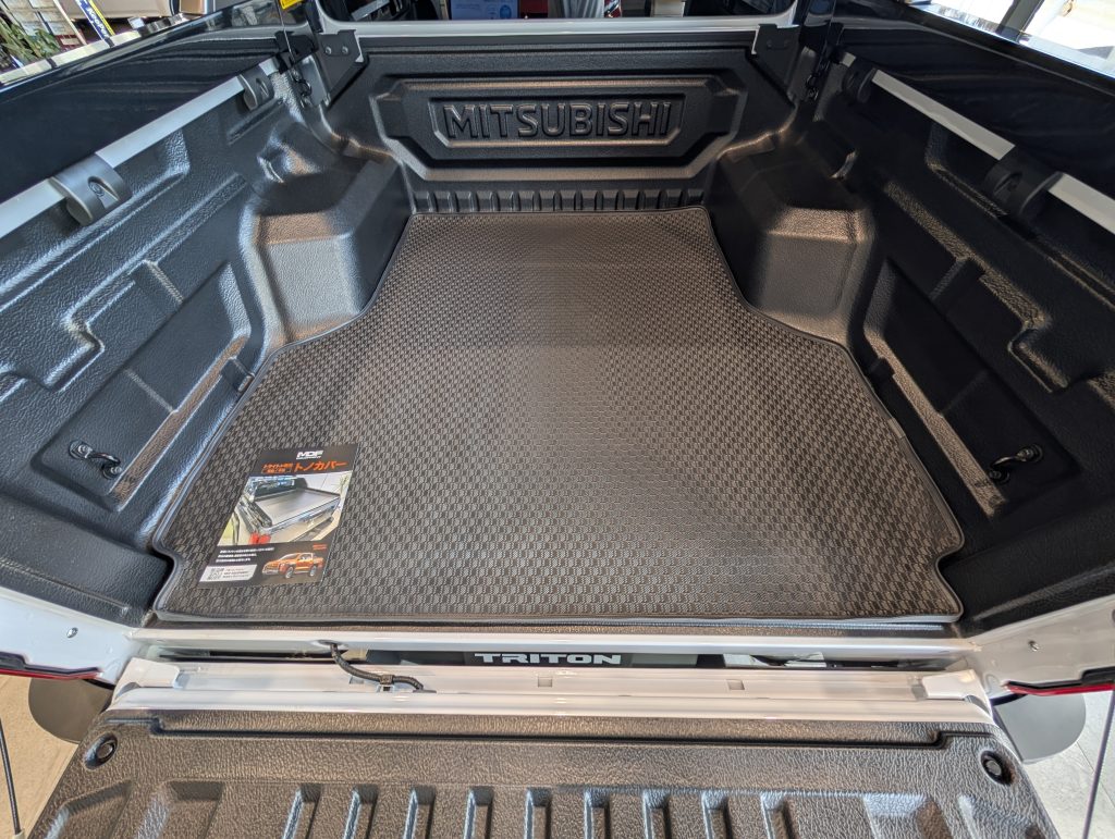 トライトン用オリジナルラゲッジラバーマット好評発売中です | 西尾張